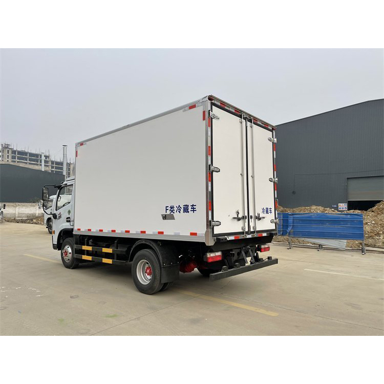 Dongfeng 5t Refrigerator Truck